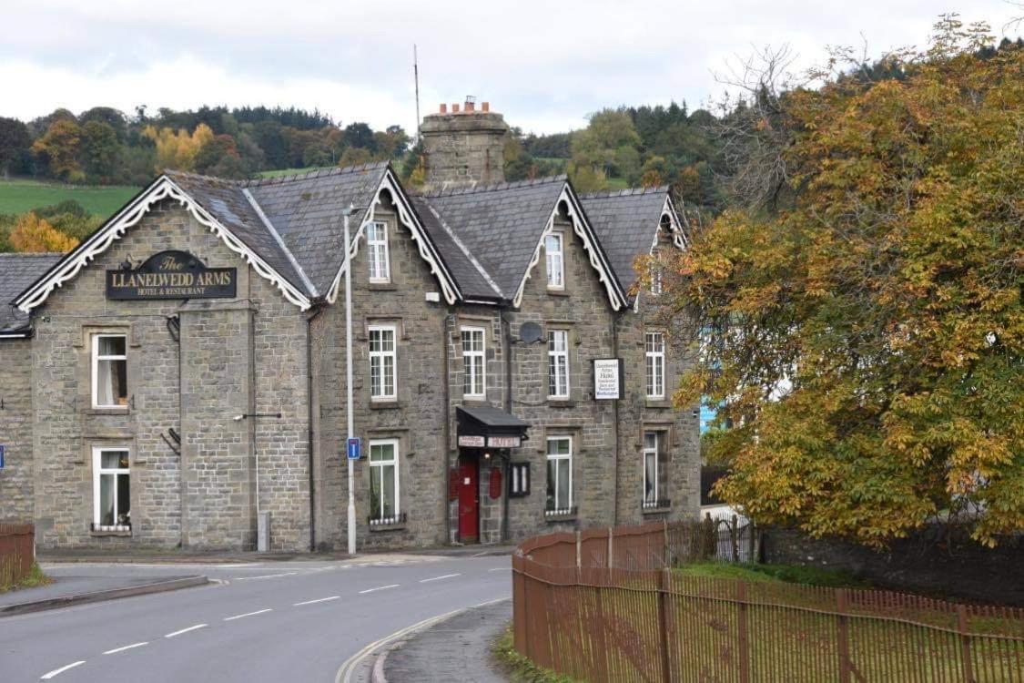 The Llanelwedd Arms Hotel 比尔斯韦尔斯 外观 照片