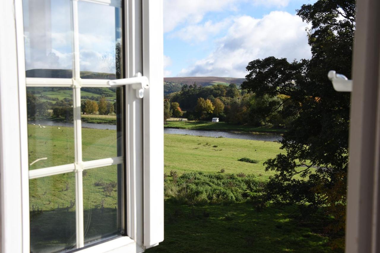 The Llanelwedd Arms Hotel 比尔斯韦尔斯 外观 照片