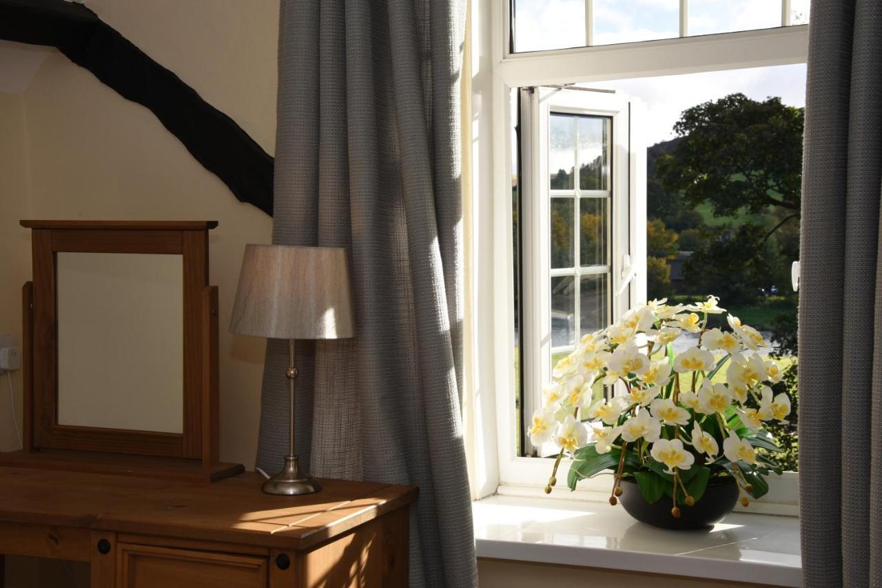 The Llanelwedd Arms Hotel 比尔斯韦尔斯 外观 照片