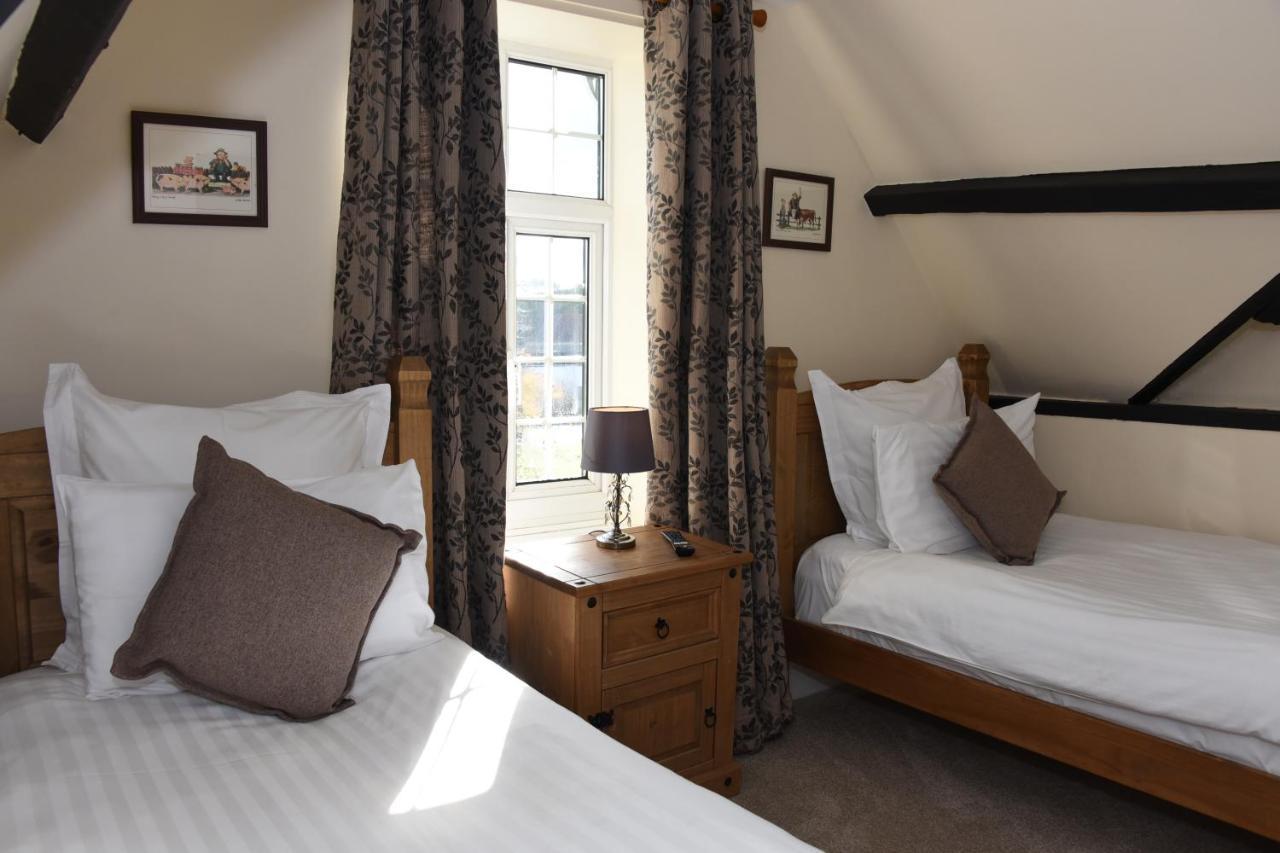The Llanelwedd Arms Hotel 比尔斯韦尔斯 外观 照片