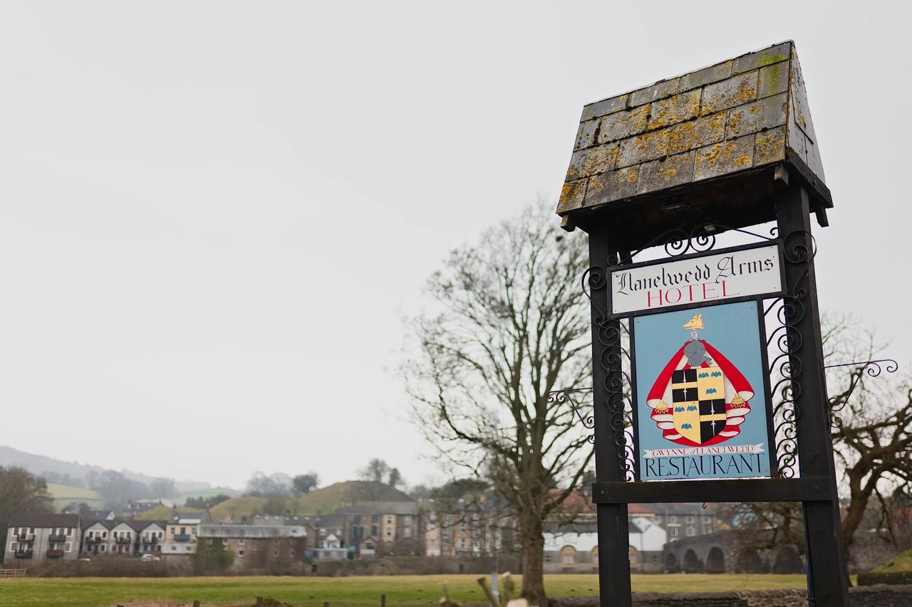 The Llanelwedd Arms Hotel 比尔斯韦尔斯 外观 照片